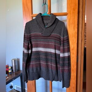 Banana Republic Charcoal Grey/Burgundy Men's Sweater - Size Medium